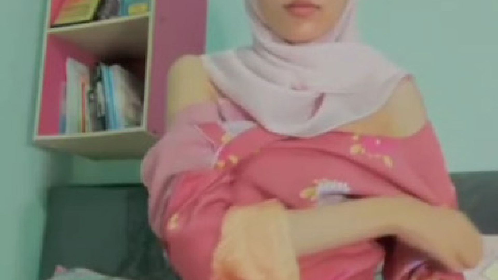 Jilbab Putih Pamer Tocil